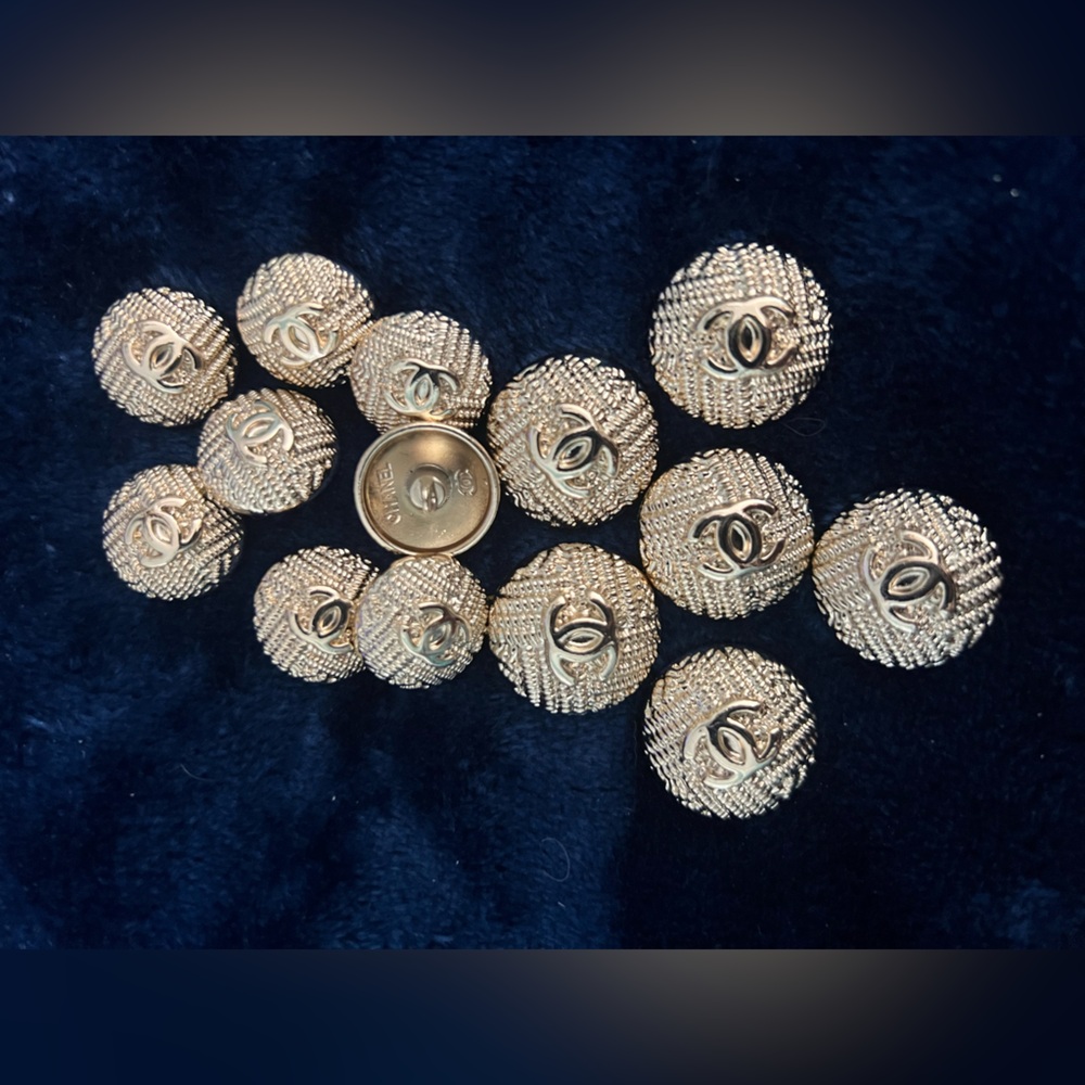 Designer logo style 12textured-6x23mm/6x19mm golden metal shank buttons
